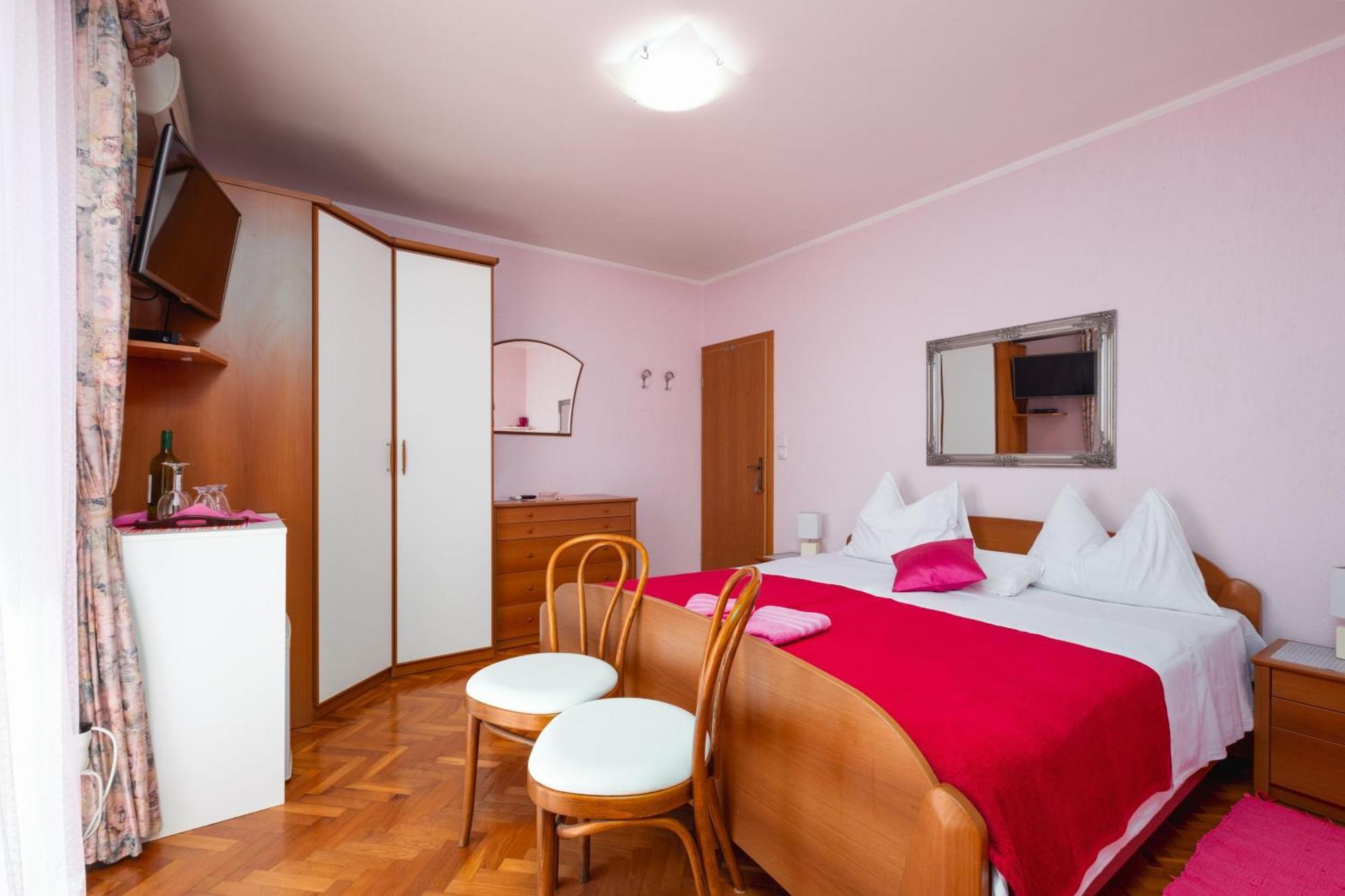 Rooms Tupina By Paulina Mlini Rom bilde